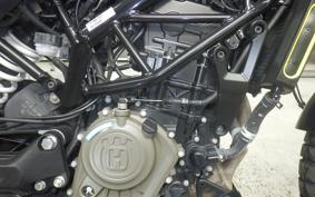 HUSQVARNA SVARTPILEN 125 1998