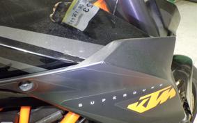 KTM 1290 SUPER DUKE R 2015