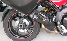 DUCATI -STROKE RADA1200S PIE KUSUPIKU 2013 ZDMA302JADB