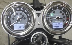 TRIUMPH BONNEVILLE T100 2021
