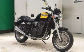 TRIUMPH THUNDERBIRD 900 2004