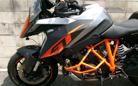 KTM 1290 SUPER DUKE GT 2017 V6940