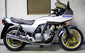 HONDA CB900F Boldor 2022 SC01