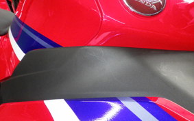 HONDA CBR600RR 2025 PC40