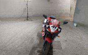 YAMAHA YZF-R6 2004 RJ05