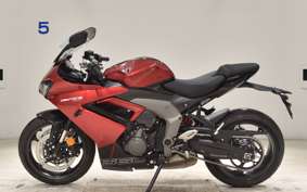 TRIUMPH DAYTONA 660 2025
