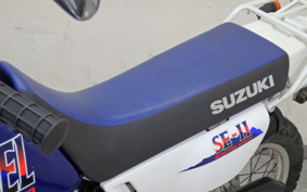 SUZUKI DJEBEL200 SH42A