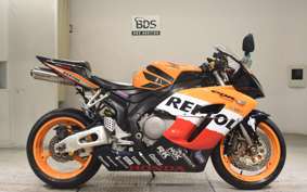 HONDA CBR1000RR 2004 SC57