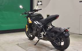 TRIUMPH TRIDENT 660 2025