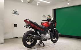 SUZUKI GSR250 2003