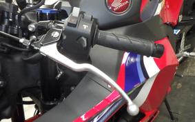 HONDA CBR600RR 2021 PC40