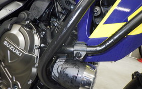 SUZUKI Vｽﾄﾛｰﾑ800DE 2025 EM1BA