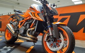 KTM 1290S-DUKE R EVO V3940