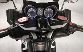YAMAHA T-MAX 530 SX SJ15J