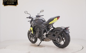 TRIUMPH TRIDENT 660 2025