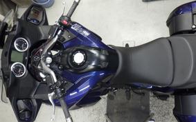 TRIUMPH TROPHY 1215 SE 2013