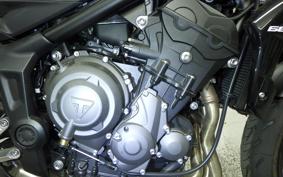 TRIUMPH TRIDENT 660 2026