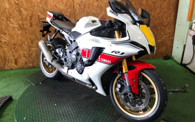 YAMAHA YZF-R1 2023 RN65J