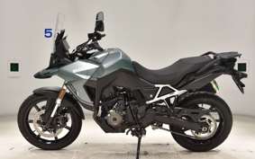 SUZUKI Vｽﾄﾛｰﾑ800 2023 EM1BA