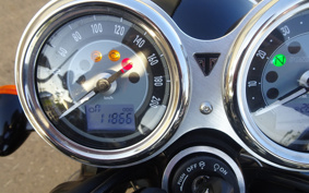TRIUMPH BONNEVILLE T100 2022 DAD70G