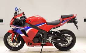HONDA CBR600RR 2025 PC40