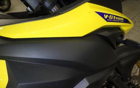 SUZUKI DL650 ( V-Strom 650 ) XTA 2025 C733M