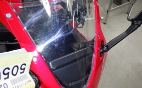 HONDA CBR650R E-Clutch 2025 RH17