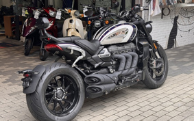 TRIUMPH ROCKET 3RI- BELL KU KNEE 2025 YBY2BJ