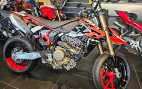 DUCATI HYPERMOTARD 698 2024 4B00