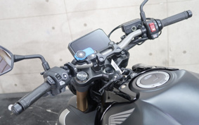 HONDA CB650R 2024 RH17