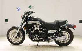 YAMAHA VMAX 2000