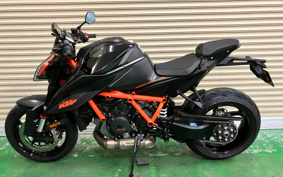 KTM 1290 SUPER DUKE R 2020 V3940