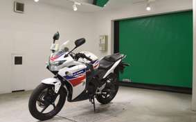HONDA CBR125R JC50