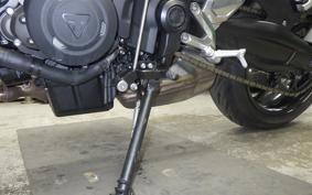TRIUMPH TRIDENT 660 2025