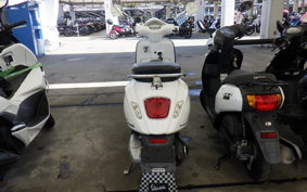 VESPA PRIMAVERA125