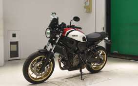 YAMAHA XSR700 2021