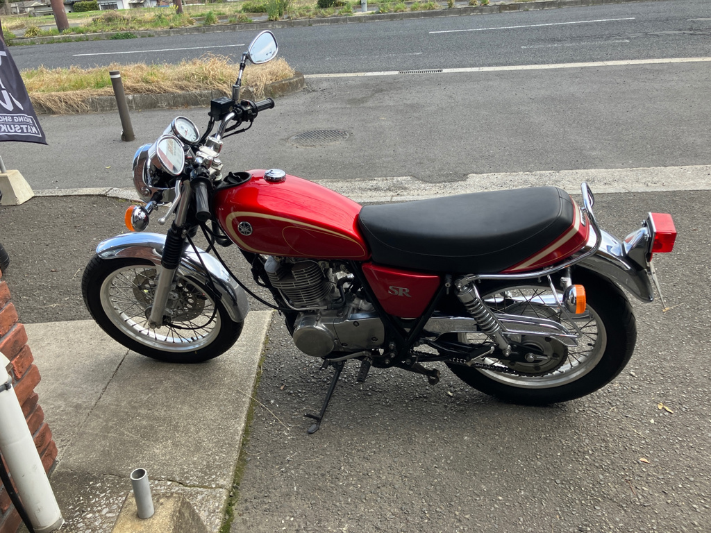 Фото Yamaha SR400 2011 с японского аукциона