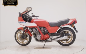 HONDA CB900F 2025