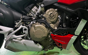 DUCATI STREET FIGHTER V4S 2021 FA00