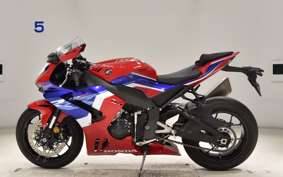 HONDA CBR1000RR R 2023 SC82
