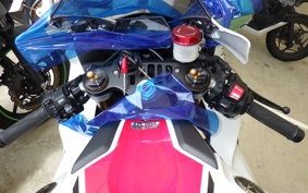 YAMAHA YZF-R1 2022 RN65J