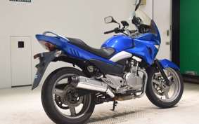 SUZUKI GSR250S