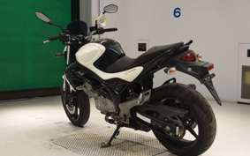 SUZUKI ｸﾞﾗﾃﾞｨｳｽ650 2013