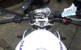 TRIUMPH STREET TRIPLE 85 2013