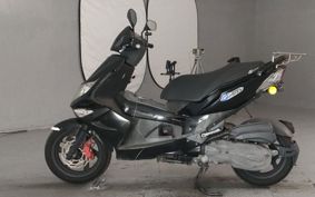 PGO G-MAX125 ..
