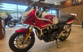 HONDA CB1300 SUPER  BOL DOR ABS 2025 SC54