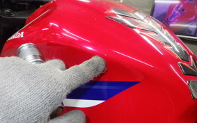 HONDA CBR650R E-Clutch 2025 RH17