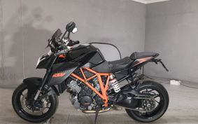 KTM 1290 SUPER  DUKE R 2015 V3940