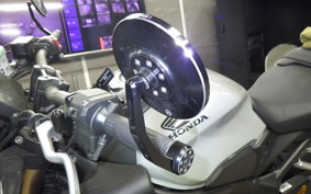 HONDA CB650R E-Clutch 2025 RH17