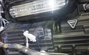 TRIUMPH ROCKET III CLASSIC 2006